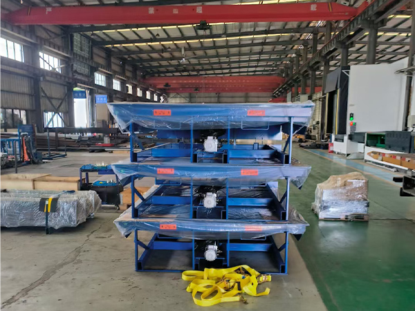 BZX2800型半自動糊箱機